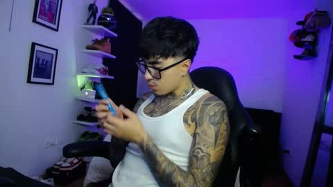 zac_muller1 online show from January 12, 1:15 pm