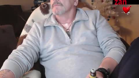 Snapshot of zander007 chatting on March 12, 3:51 pm zander007 online show from March 12, 3:51 pm