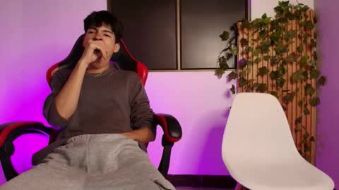 Tiiago Mallz online show from December 1, 7:00 am