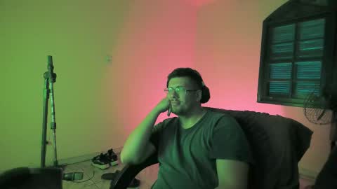 pervboy online show from March 18, 6:11 pm