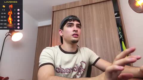 Snapshot of zenn_rush chatting on January 2, 7:40 pm Zenn online show from January 2, 7:40 pm