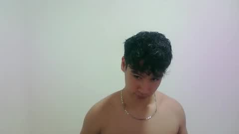 Snapshot of zeus_183 chatting on October 28, 1:19 am zeus_183 online show from October 28, 1:19 am