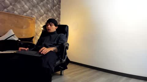 zeus online show from December 23, 5:22 pm