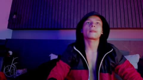 zeus online show from February 1, 2:37 am