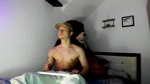 zeus online show from October 28, 6:54 pm