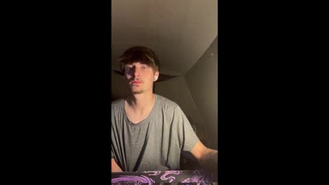 ziggy758084 online show from March 21, 7:56 am