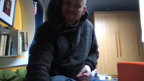 Snapshot of zolexthomas chatting on October 26, 3:47 pm zolexthomas online show from October 26, 3:47 pm