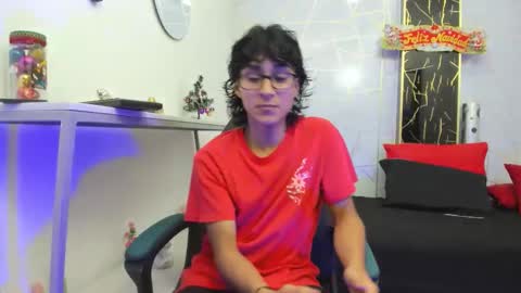     online show from December 13, 7:53 pm