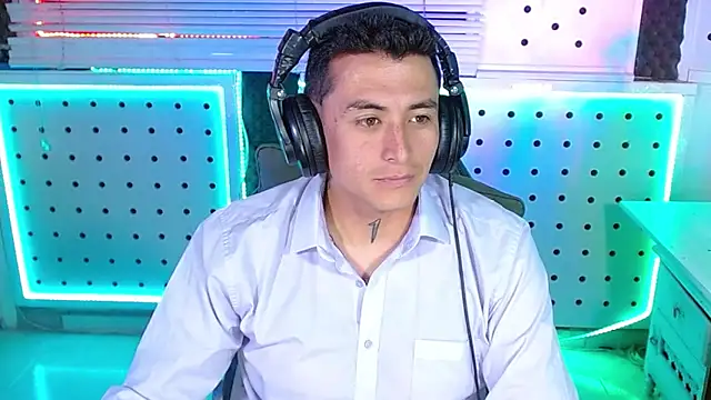 Darko0717 online show from February 4, 6:03 pm