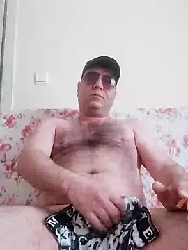 Snapshot of fraud705 chatting on March 12, 10:48 am fraud705 online show from March 12, 10:48 am