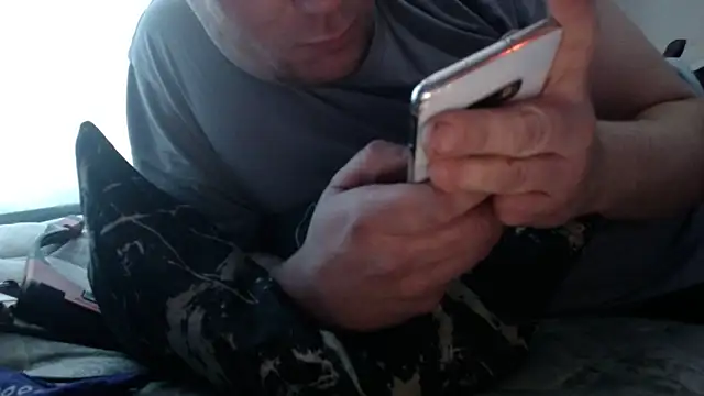 Snapshot of ACABFTP chatting on December 18, 5:42 pm ACABFTP online show from December 18, 5:42 pm