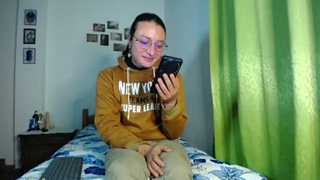 monkeywillwhite online show from November 14, 5:21 am