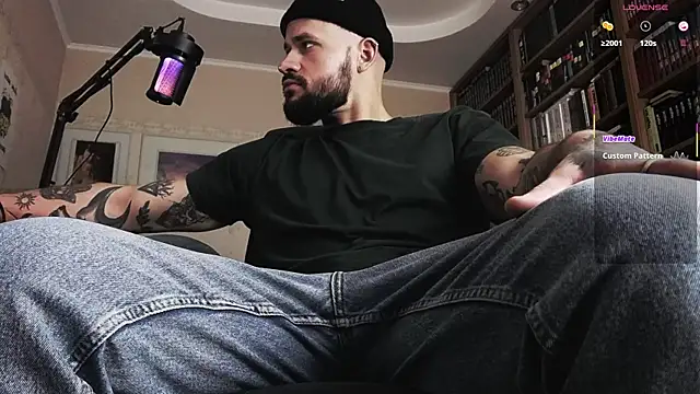 Snapshot of FindomJason chatting on September 26, 1:42 pm FindomJason online show from September 26, 1:42 pm