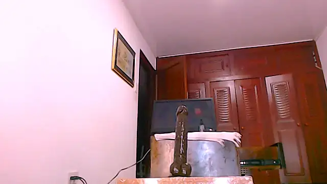 Snapshot of AngelBarbaro chatting on October 22, 1:20 am AngelBarbaro online show from October 22, 1:20 am