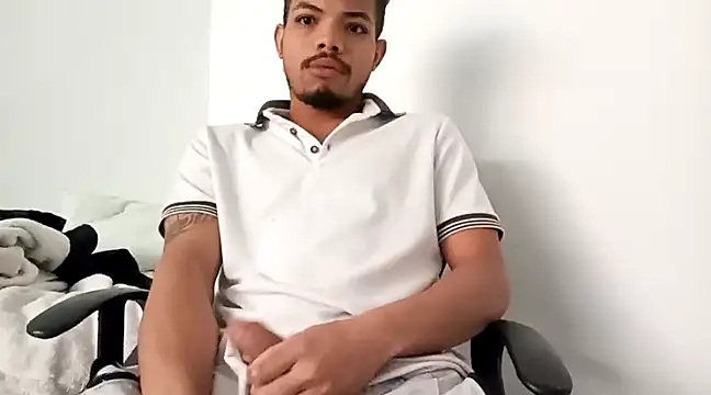 Snapshot of danidiazto2023 chatting on March 9, 12:20 pm danidiazto2023 online show from March 9, 12:20 pm