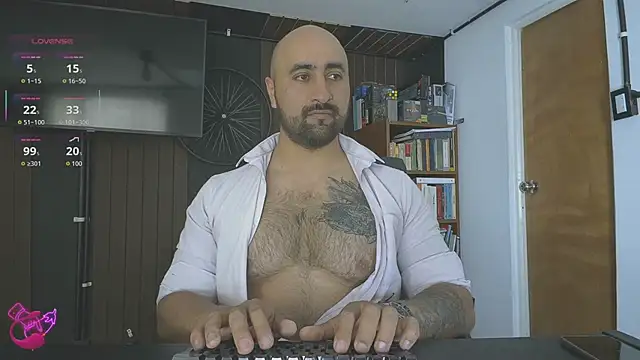 Leon 1234 online show from February 4, 8:15 pm