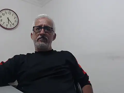 Snapshot of cenizo10124 chatting on December 2, 10:21 pm cenizo10124 online show from December 2, 10:21 pm