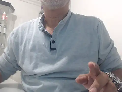 Snapshot of cenizo10124 chatting on October 21, 2:20 pm cenizo10124 online show from October 21, 2:20 pm