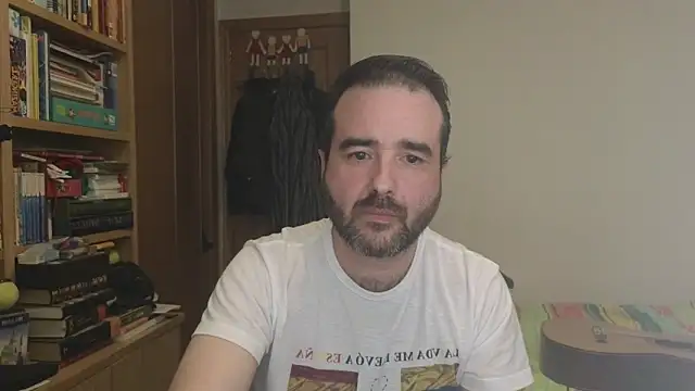 curiosillo83 online show from December 15, 7:55 pm