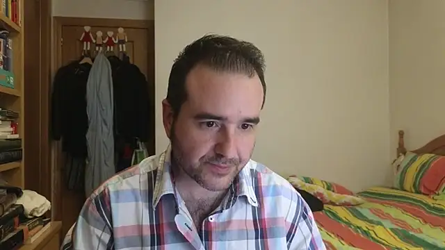 curiosillo83 online show from May 6, 4:40 pm