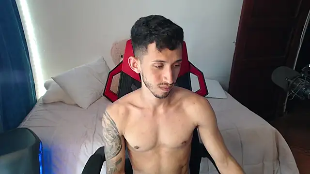 Snapshot of stevenSEX123 chatting on December 20, 11:26 pm stevenSEX123 online show from December 20, 11:26 pm