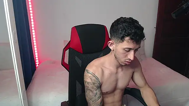 Snapshot of stevenSEX123 chatting on March 21, 3:12 am stevenSEX123 online show from March 21, 3:12 am