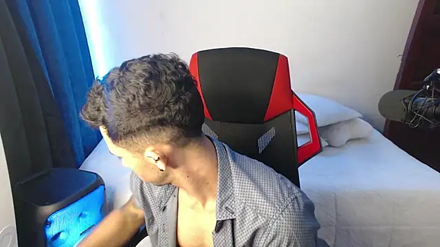 Snapshot of stevenSEX123 chatting on January 11, 1:06 am stevenSEX123 online show from January 11, 1:06 am