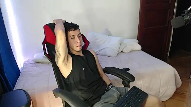 Snapshot of stevenSEX123 chatting on January 26, 3:59 am stevenSEX123 online show from January 26, 3:59 am