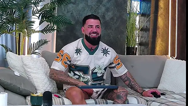 masterkingofmusclee online show from October 13, 9:26 am