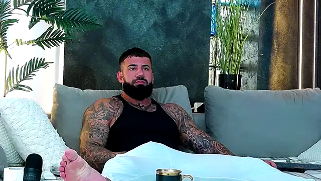 masterkingofmusclee online show from September 12, 9:09 am