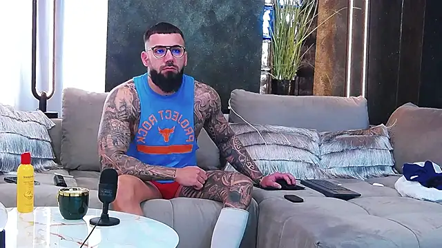 masterkingofmusclee online show from March 20, 7:47 am