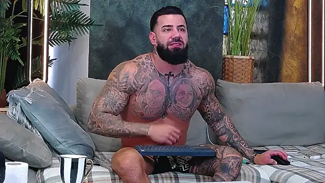 masterkingofmusclee online show from November 6, 8:39 am