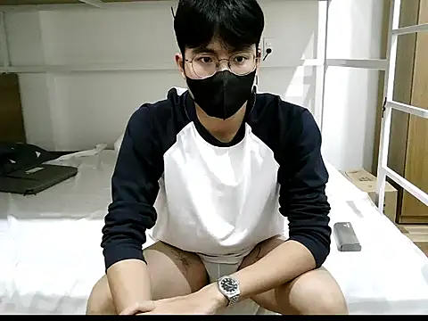 Gwencloudy online show from November 1, 4:22 pm