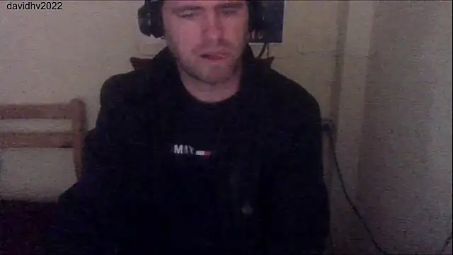 Snapshot of Davidhv2022 chatting on October 29, 2:31 pm Davidhv2022 online show from October 29, 2:31 pm