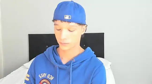 angelcortes online show from March 4, 11:51 am