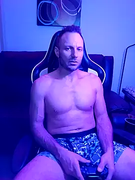 Funwithbrad1 online show from December 10, 7:58 am