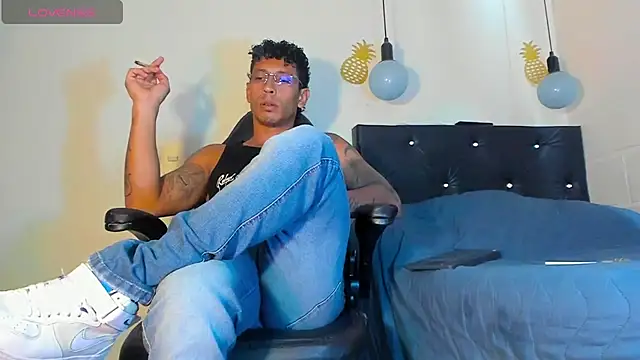 FuckHardlove online show from December 31, 6:24 pm