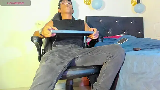 FuckHardlove online show from February 14, 3:22 am