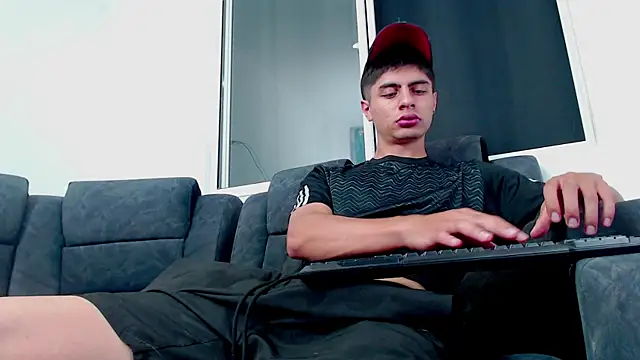 Stiven CL online show from September 26, 3:32 pm