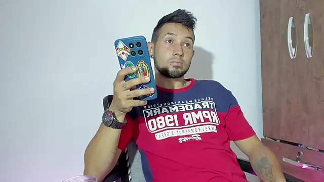 Bad Couple 1 online show from March 8, 3:43 am