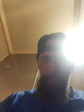 Snapshot of Crackkers chatting on December 31, 12:00 am Crackkers online show from December 31, 12:00 am