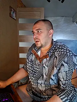 Foxyshaved online show from April 18, 7:54 am