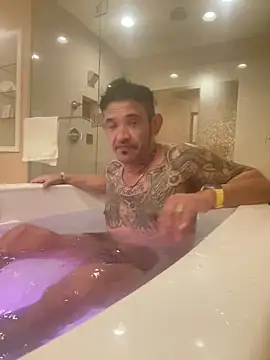 Snapshot of RoodoggXL chatting on December 4, 11:02 pm RoodoggXL online show from December 4, 11:02 pm