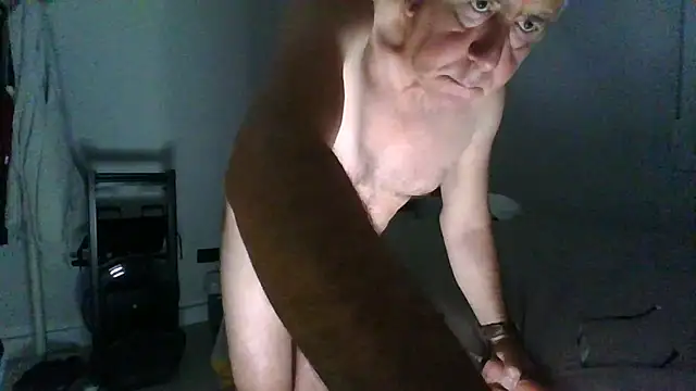 parejamlga58 online show from April 13, 9:59 pm