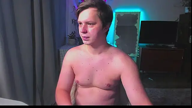 Snapshot of Evan_Boomer chatting on October 12, 2:11 pm Evan Boomer online show from October 12, 2:11 pm