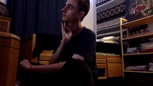 Snapshot of spicylaboi chatting on October 13, 2:50 am spicylaboi online show from October 13, 2:50 am