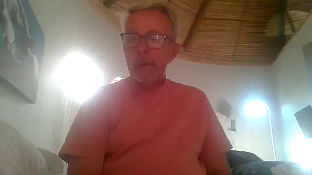 Snapshot of tuggy59 chatting on October 17, 5:11 am tuggy59 online show from October 17, 5:11 am