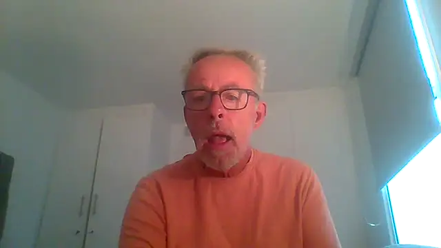 Snapshot of tuggy59 chatting on September 20, 5:18 am tuggy59 online show from September 20, 5:18 am