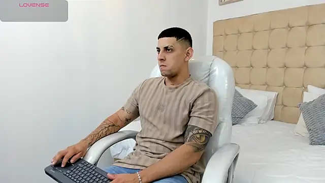 Alex cute77 online show from January 6, 12:31 pm