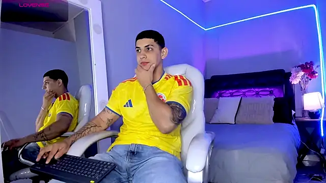 Alex cute77 online show from June 18, 12:32 pm